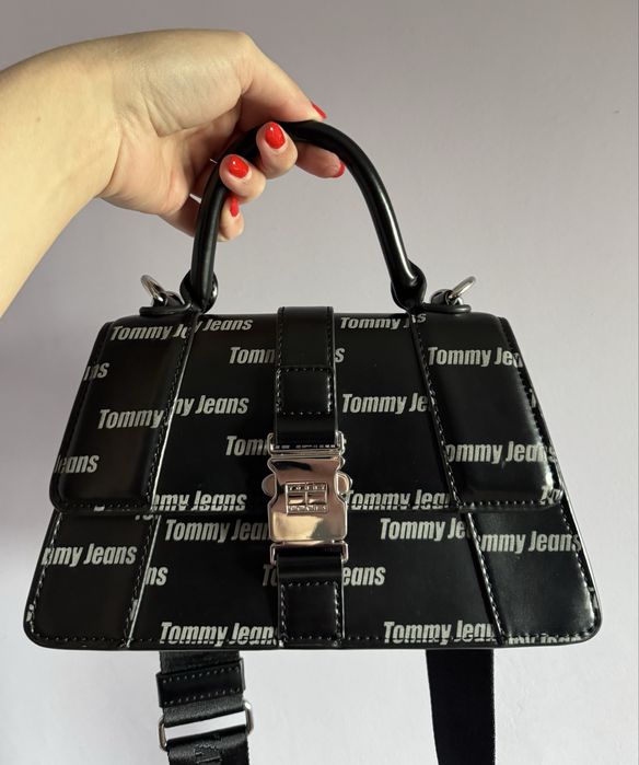 Оригинална чанта Tommy Jeans