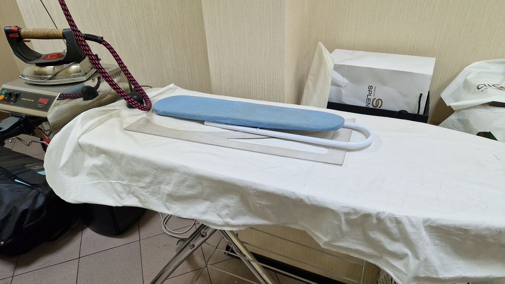 Продается паровой утюг