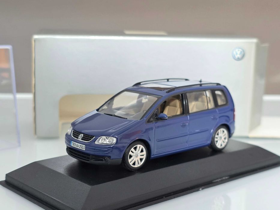 Macheta Auto 1/43 Minichamps Dealer Edition VW Volkswagen Touran