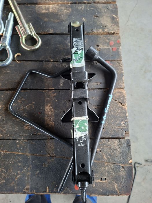 Cric cheie roti toyota,ford nissan l rover suzuki