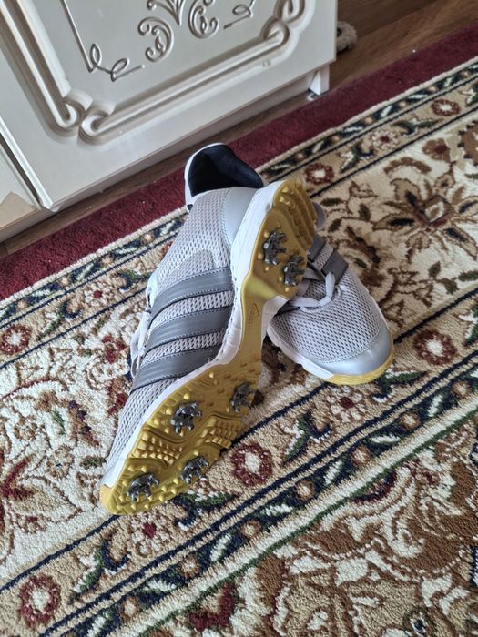 Обувь бренд адидас сербаго