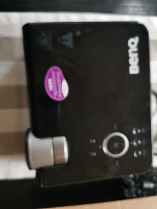 Продавам видео проектор BenQ Ms 510