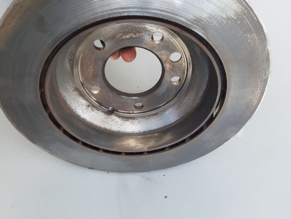 Задни дискове Volkswagen Touareg 5.0тди 330мм почти нови оригинал