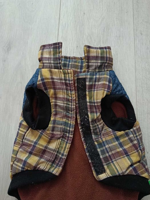 Lot accesorii pentru cățel talie mică – hăinuțe, jucării și treats
