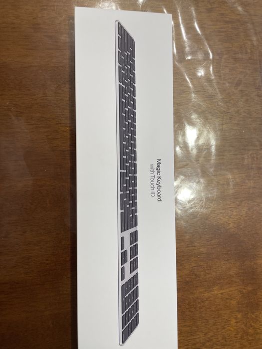 Apple magic keyboard with Touch ID (ucb c)