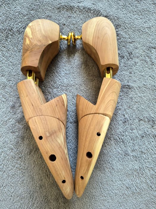 Antere / Șponere calapoade pantofi din lemn de cedru (Shoe Trees)