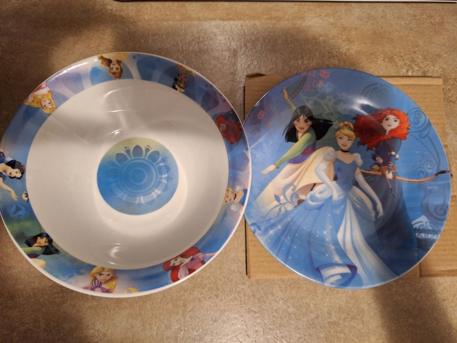 Set de portelan, castron si farfurie