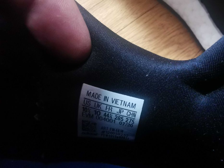 Adidas оригинални мъжки маратонки номер  45