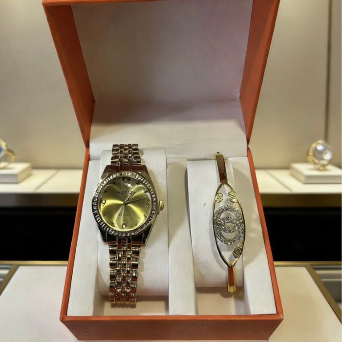 Часовник със златна верижка и камъни + гривна