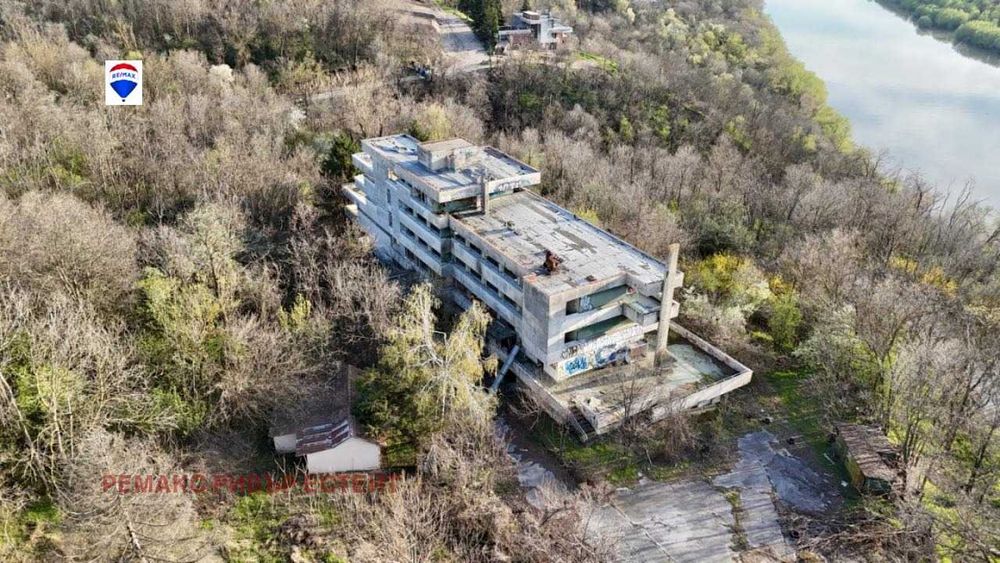 Продава се Хотел в Русе, Долапите - 2317 кв.м за 145 €/кв.м - Снимка #3