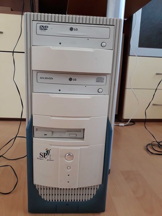 HP монитор за компютър