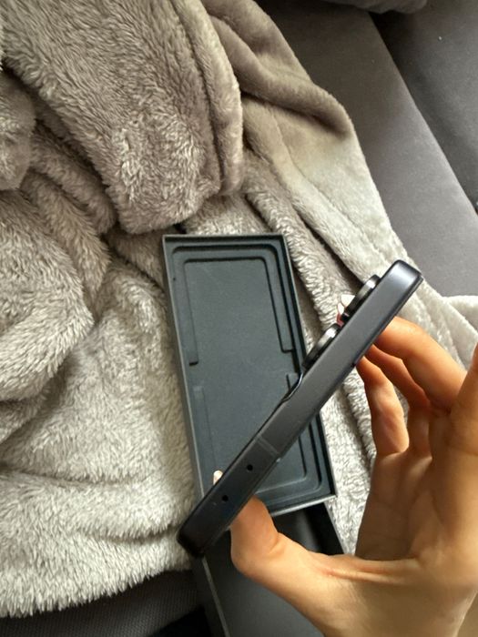 Galaxy Z Flip 7 Black Edition