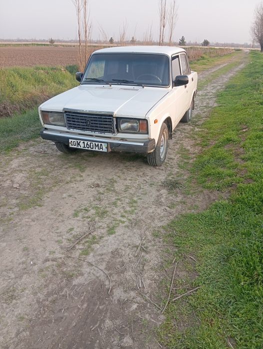 Vaz 2107 sotiladi