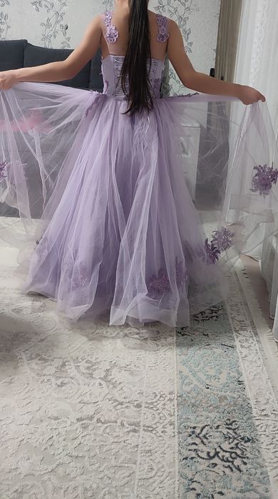 Продам платье очень красивое