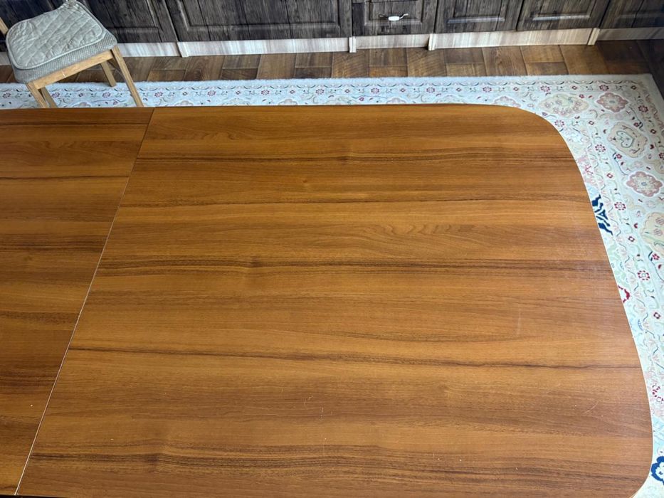 Хороший и качественный стол