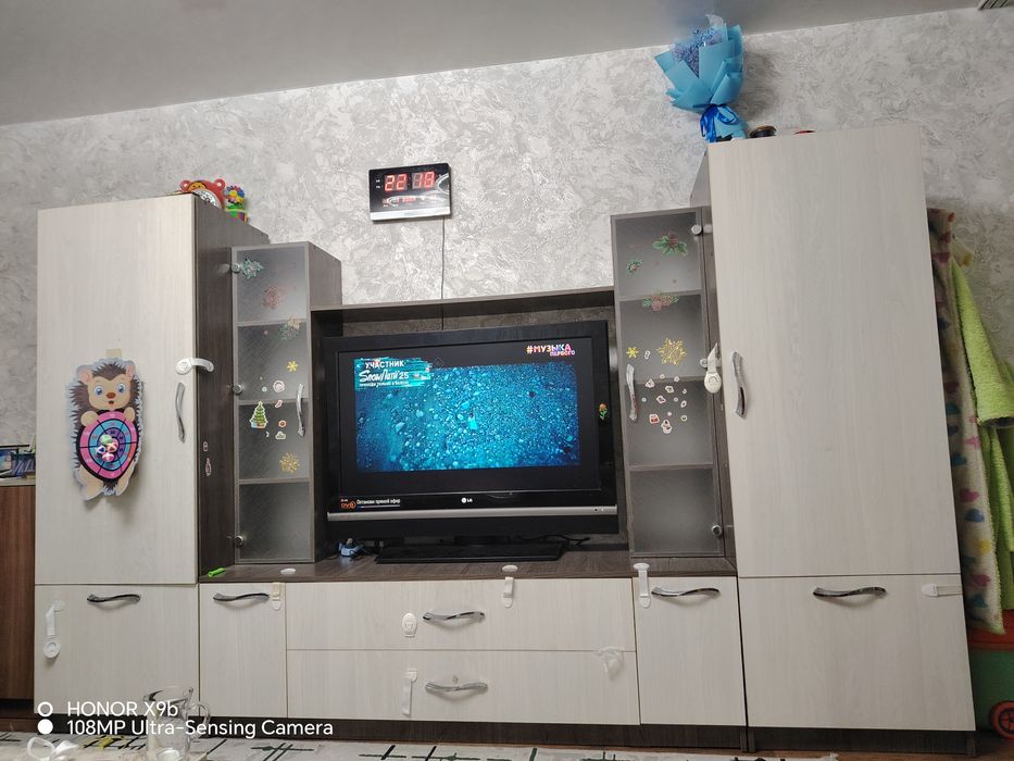 Стенка-горка для гостиной