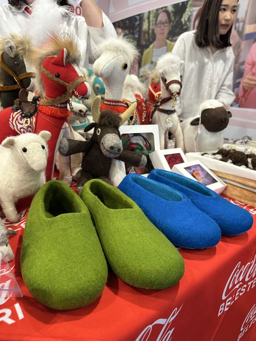 продаем игрушки сувениры ручной работы