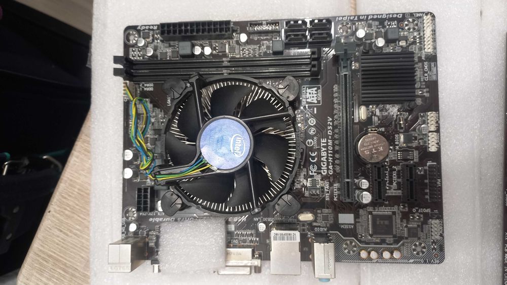 Gaming Ieftin - Placa de Baza Gigabyte H110 + Procesor i5-6500
