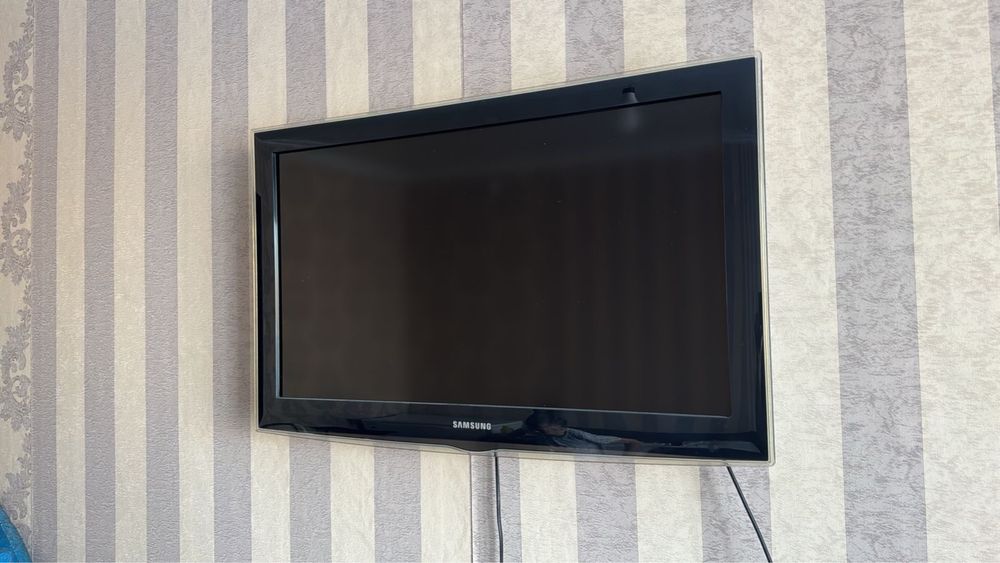 Продам телевизор Самсунг 61 диаметр