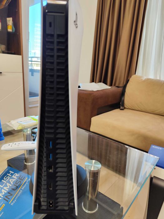 Playstation 5 + джойстик+ 4 игри (slim rancher, minecraft, FIFA 21, FC 24)