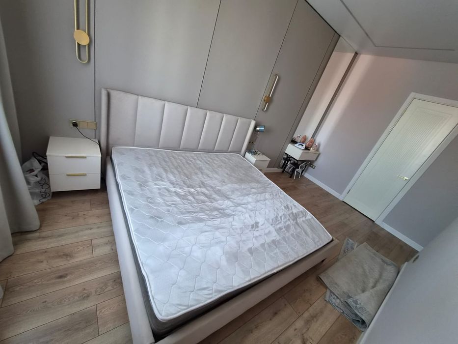 Кровать кинг сайз 2х2