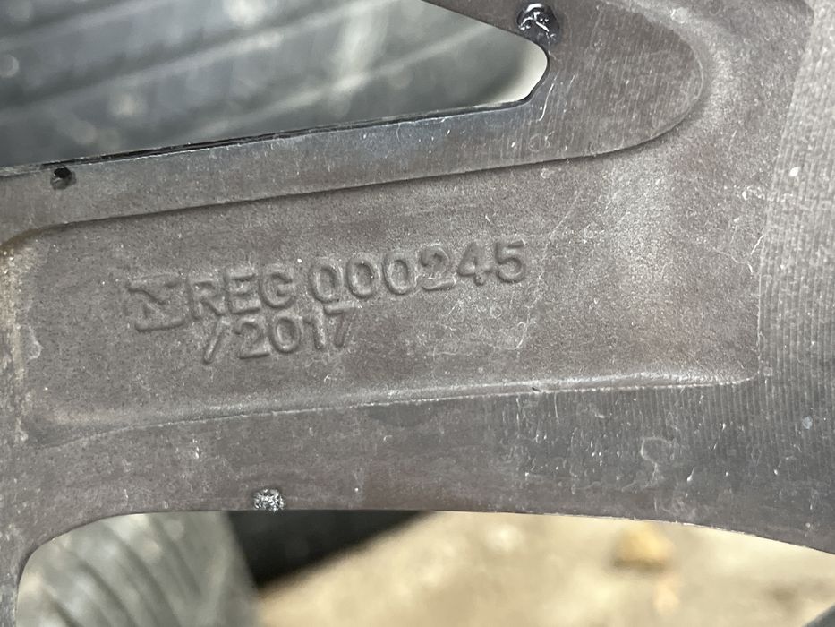 Диск с резиной от грандеура с кореи