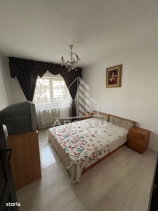 Apartament cu 3 camere de inchiriat, centrala proprie, Aradului