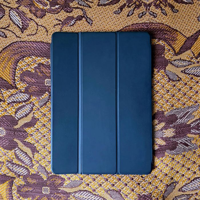 Продам чехол-клавиатуру Apple