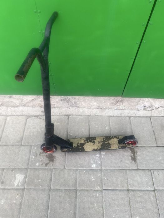 Самокат,Б/У.Хорошо едет)