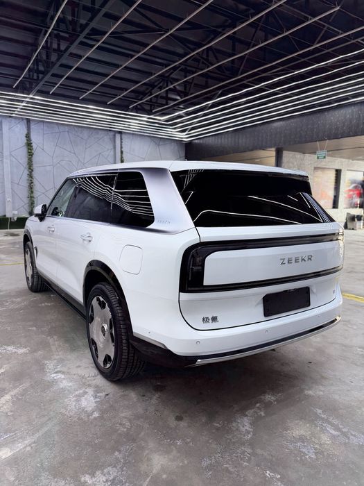 Zeekr 9X ULTRA 70kv nomizga chiqadi