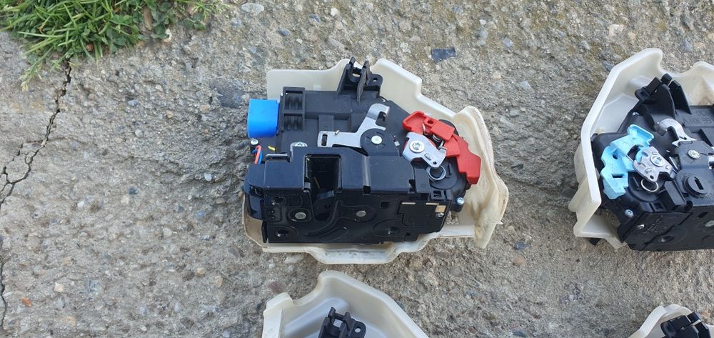 Broasca fata spate stanga dreapta golf 5 plus skoda oct 2 touran jetta