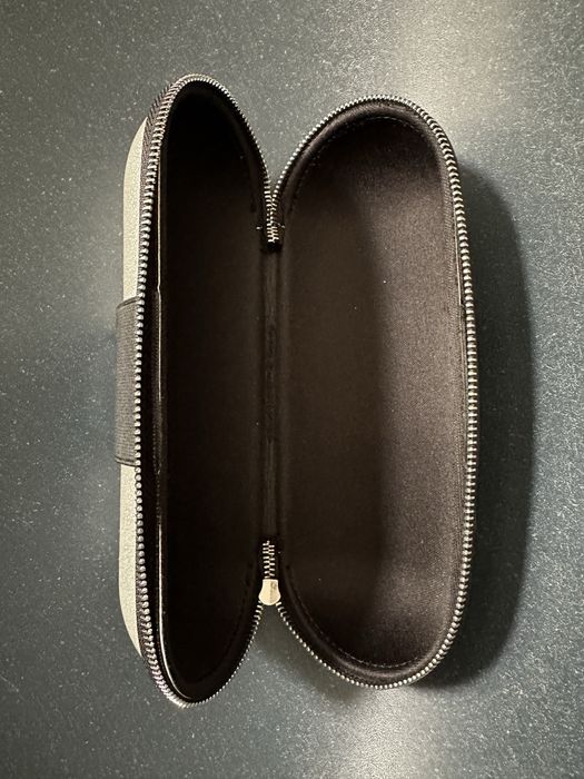 Сребрист калъф Moschino