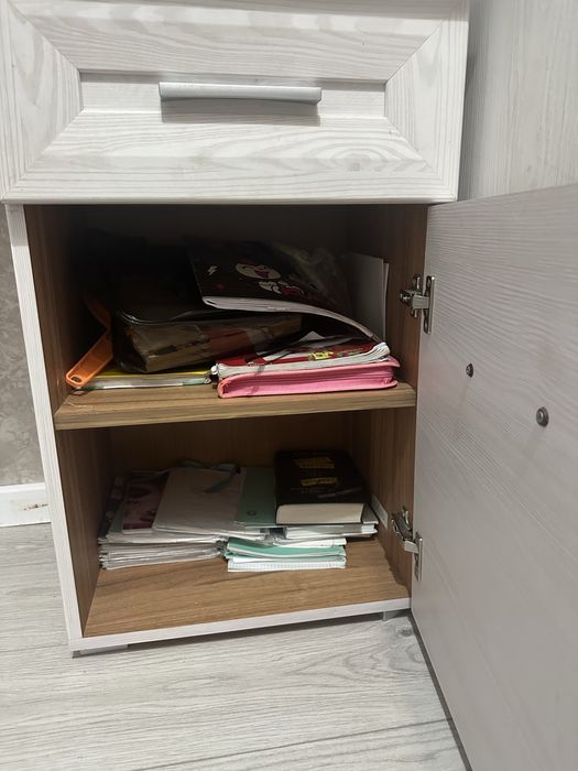 комнатный стол для учебы