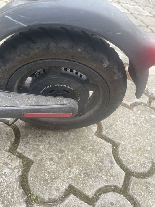 Vând trotineta electrica segway ninebot e25e