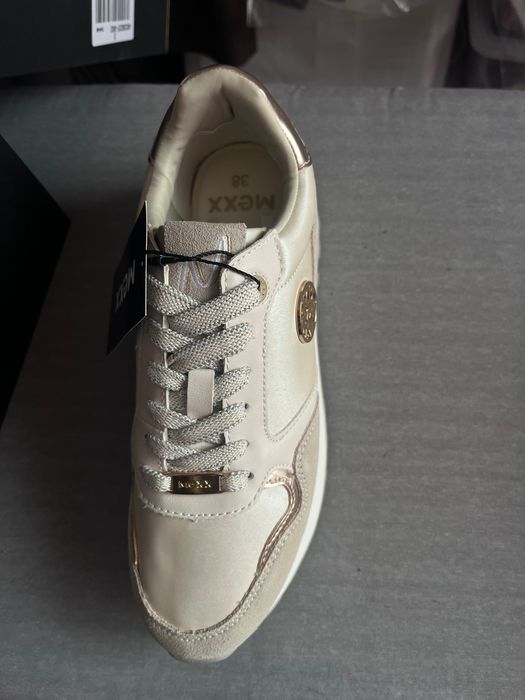 Сникърси естествена кожа и плат