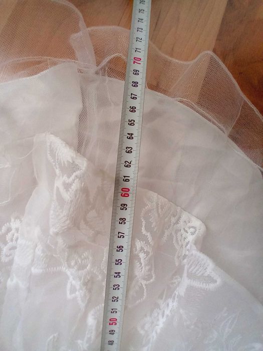 Страхотна нова бяла рокля с перли- 3-4 год 110см