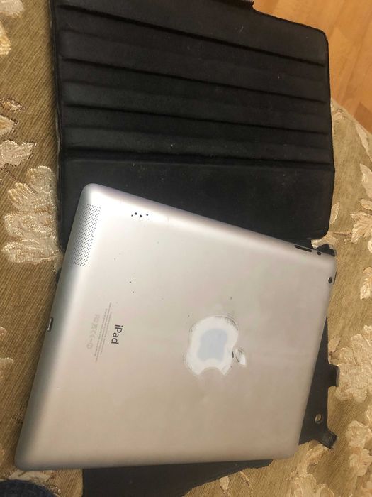 продам iPad 4 generation cостояние нормальное. все работает.