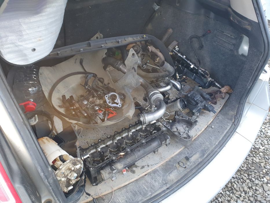 Dezmembrez Renault Megan 2