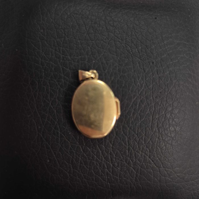 Medalion Aur 18K - 1.50 grame /   ( B31612.2 / Ag28 Doi Baieti )