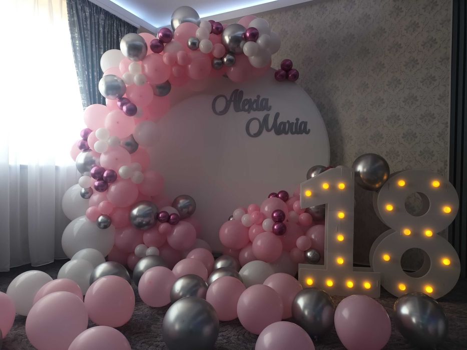 Arcada baloane botez Panou foto gender reveal Photocorner majorat Decor botez Baloane petrecere 18 ani Decor flori cristelnita