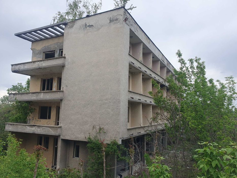 Продава се Промишлена сграда в Горна Оряховица - 2070 кв.м за 186 €/кв.м - Снимка #1