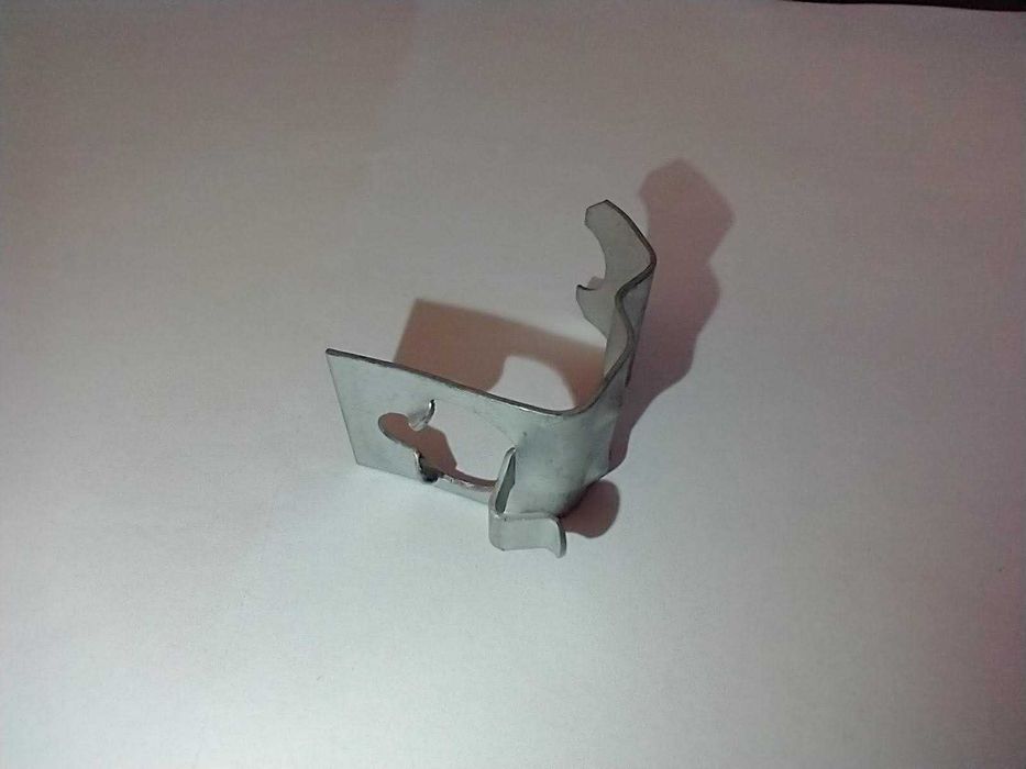 Cleme fixare capace roti Volkswagen Golf 1 321601175C