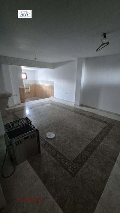 Склад в Габрово, област-гр.Севлиево площ 1892 цена 400000