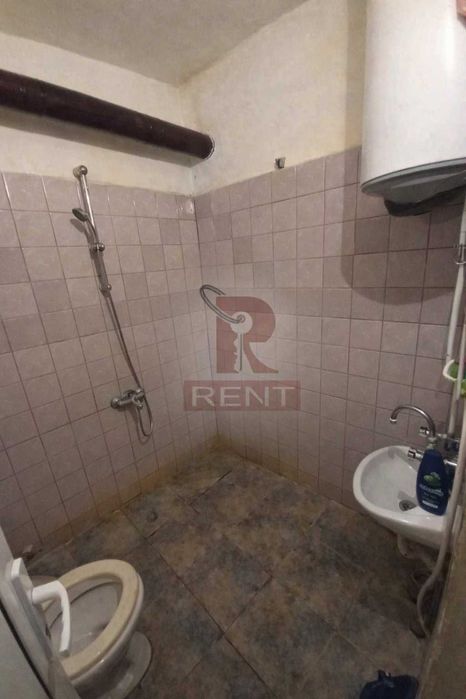 Дава се под наем Двустаен апартамент в Шумен, Гривица - 35 кв.м за 219.3 € - Снимка #4