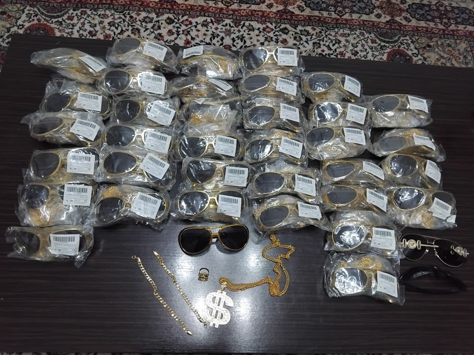 Комлект очила със позлатени бижута