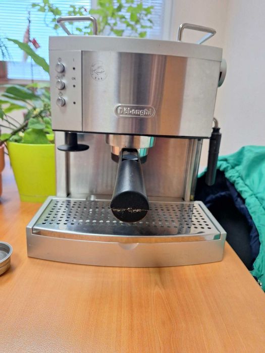 Кафемашина еспресо Delonghi