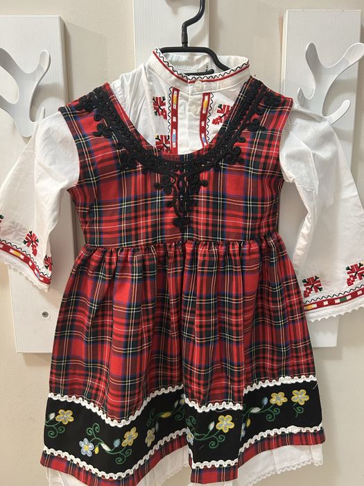 Детска носия за момиче 3-6 г. Нова!