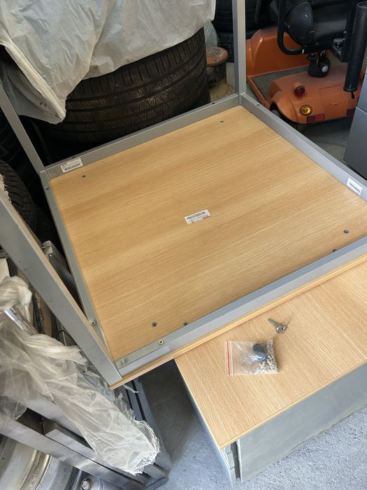 Casetiera roll box masa cadru metalic picioare masa