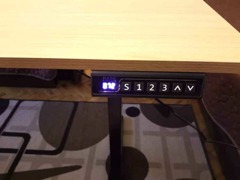 Бюро с регулируема височина Mark Adler Leader 7.0