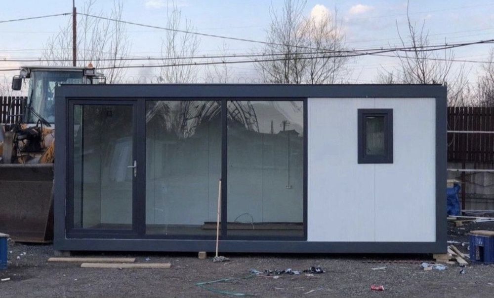 Vand containere modulare pe structura metalica si panou sendwis